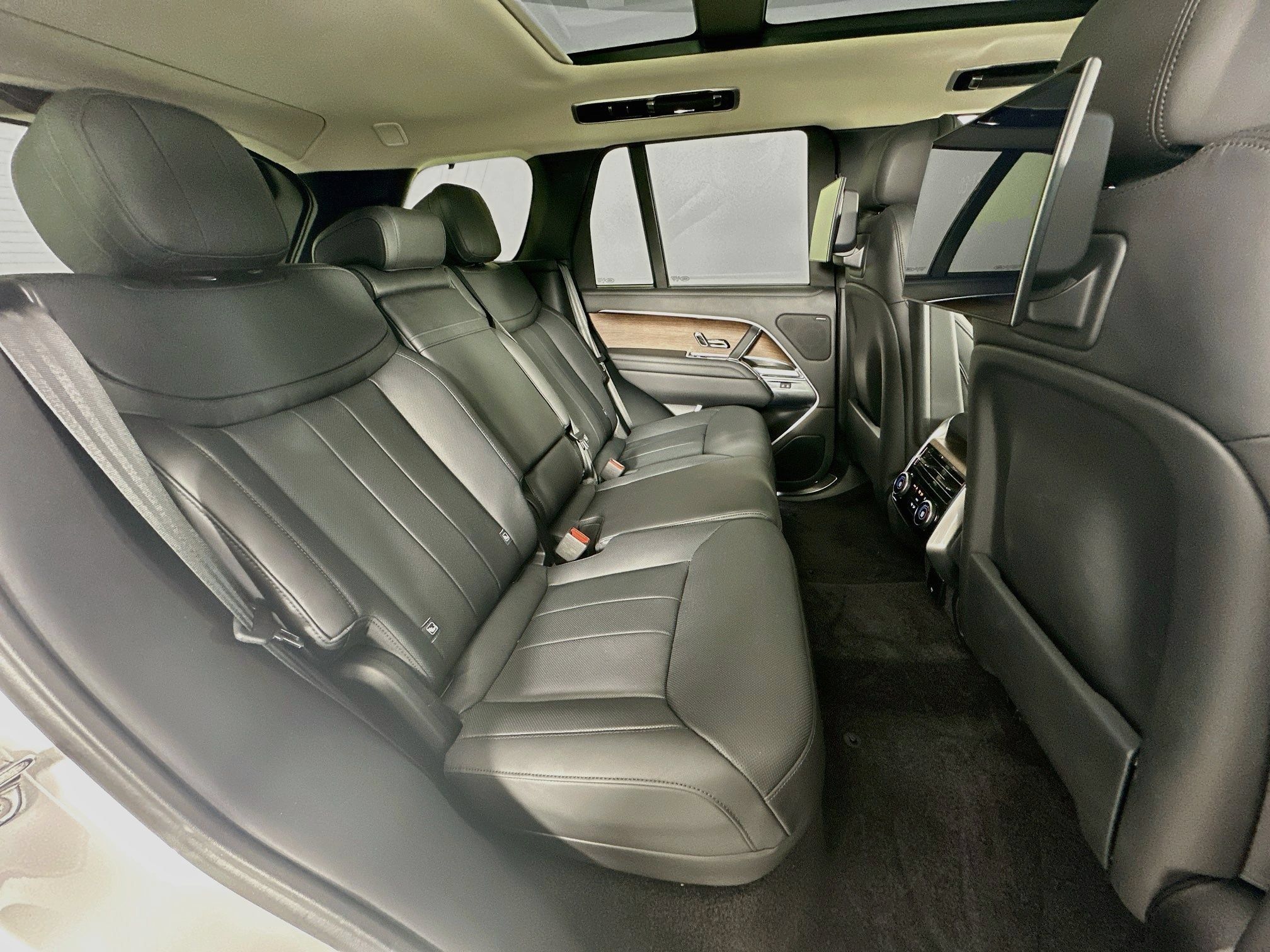 Used 2023 Land Rover Range Rover SE AWD/4WD image 26