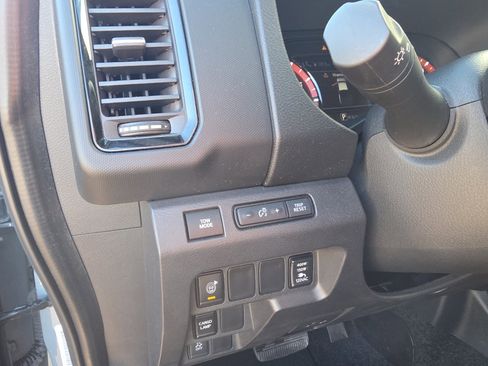 Used 2022 Nissan Frontier Pro-X image 22