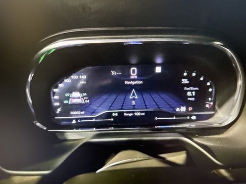 Used 2022 GMC Yukon SLT w/ SLT Premium Package image 8