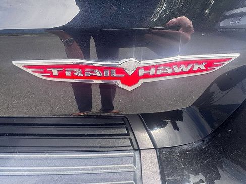 Used 2021 Jeep Grand Cherokee Trailhawk w/ Trailhawk Luxury Group AWD/4WD image 17
