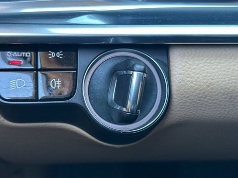 Used 2018 Porsche Panamera image 36