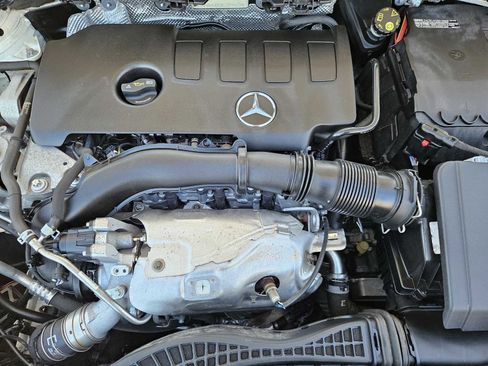 Used 2021 Mercedes-Benz GLA 250 4MATIC image 30