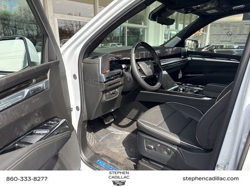 New 2026 Cadillac Escalade Luxury w/ LPO, Radiant Package image 14