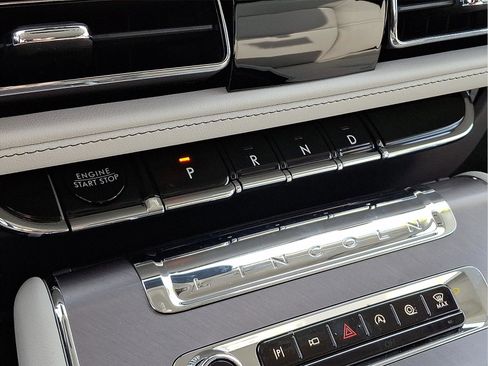 New 2026 Lincoln Aviator AWD image 12