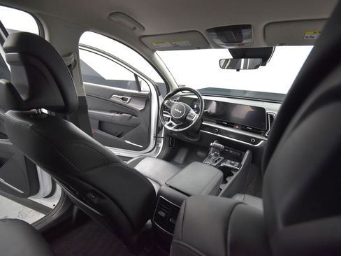 Certified 2023 Kia Sportage EX image 20