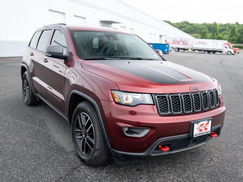 Used 2019 Jeep Grand Cherokee Trailhawk AWD/4WD image 8