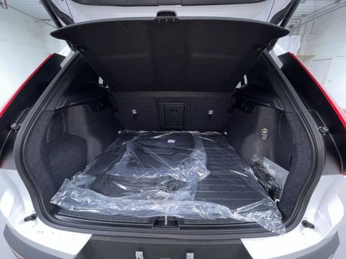 New 2026 Volvo XC40 B5 Plus w/ Protection Package Premier image 16