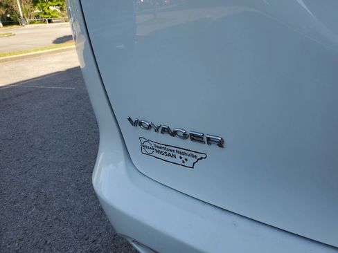 Used 2023 Chrysler Voyager LX FWD image 6