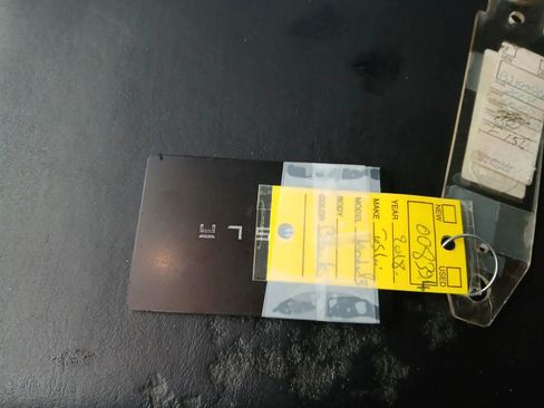 Used 2018 Tesla Model 3 Long Range image 12