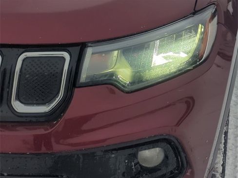 Used 2022 Jeep Compass Limited image 9