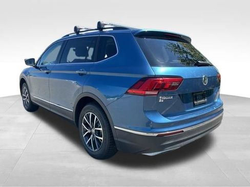 Used 2020 Volkswagen Tiguan SE w/ Panoramic Sunroof Package FWD image 3