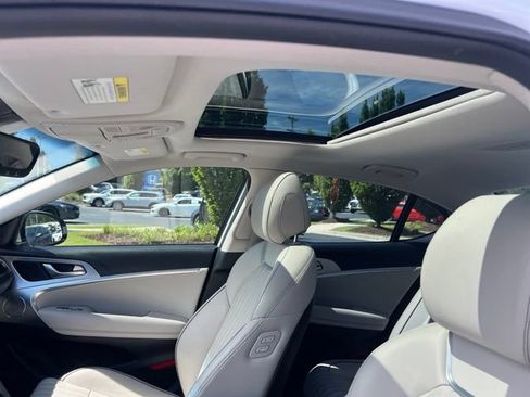 Used 2019 Genesis G70 3.3T Advanced w/ Elite Package RWD image 14