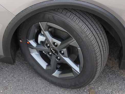 New 2026 Kia K4 FWD image 17