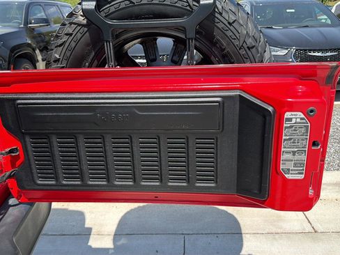 Used 2018 Jeep Wrangler Unlimited Sport S AWD/4WD image 22