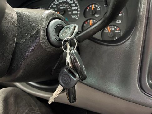 Used 2004 Chevrolet Tahoe Z71 w/ Z71 Preferred Equipment Group image 25