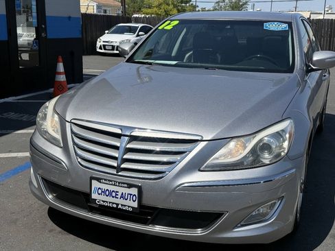 Used 2012 Hyundai Genesis 5.0 RWD image 28