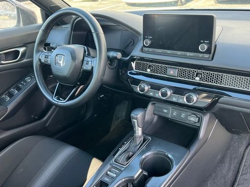 Used 2025 Honda Civic Sport image 17