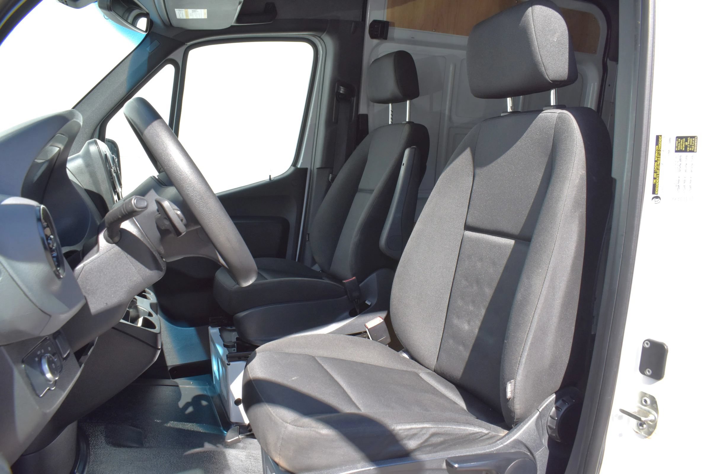 Used 2021 Mercedes-Benz Sprinter 2500 image 11