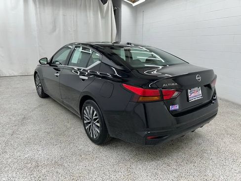 Used 2025 Nissan Altima 2.5 SV FWD image 3