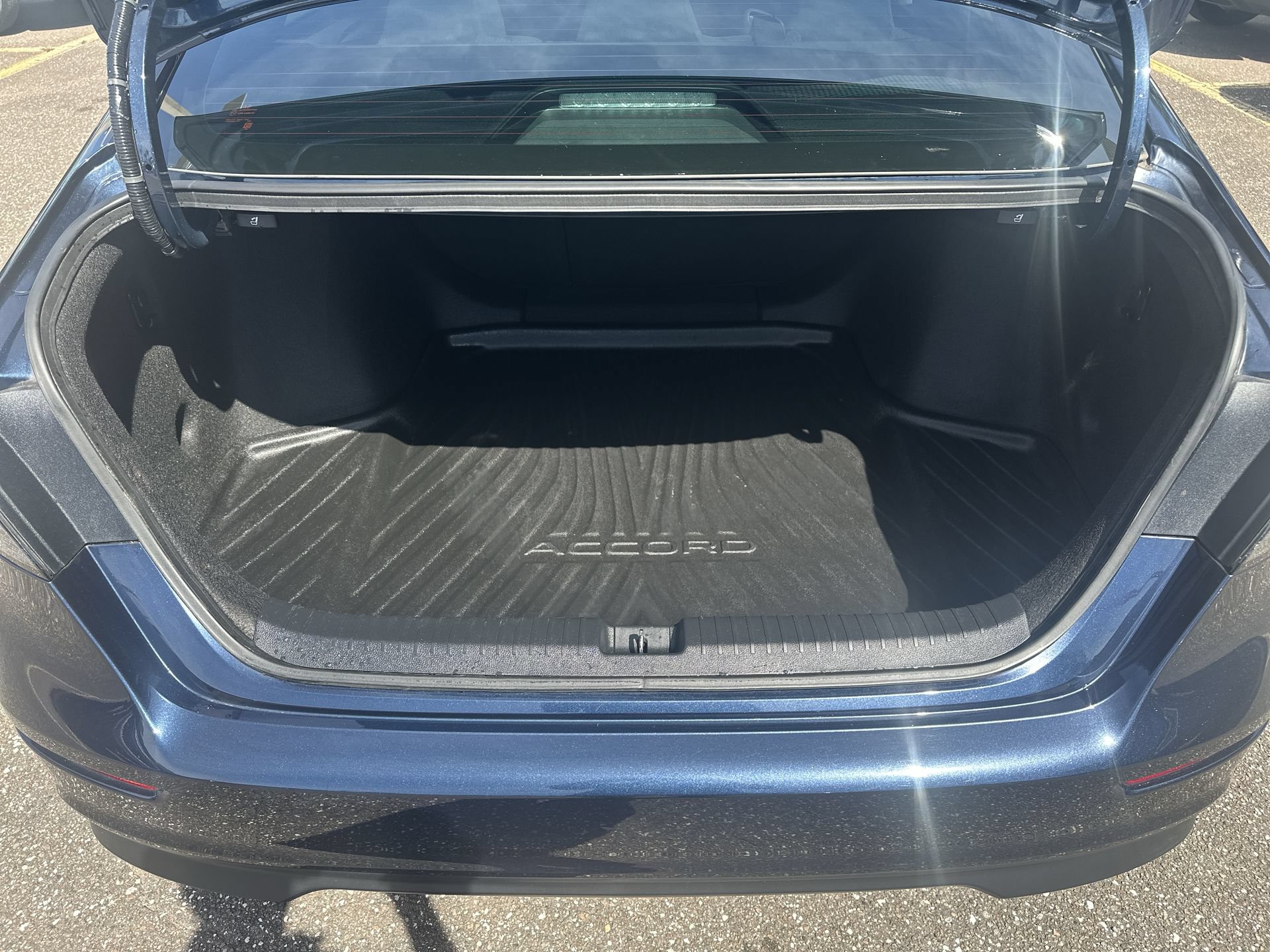 Used 2024 Honda Accord EX image 31
