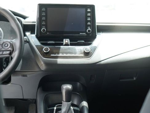 Used 2021 Toyota Corolla LE image 22