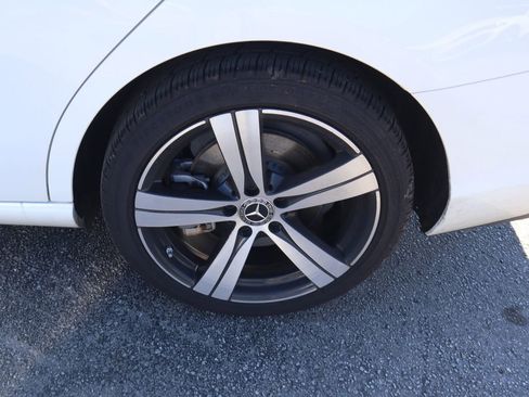 Certified 2025 Mercedes-Benz C 300 4MATIC Sedan image 9