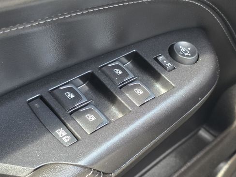 Used 2016 Cadillac SRX Luxury w/ Driver Awareness Package FWD image 9