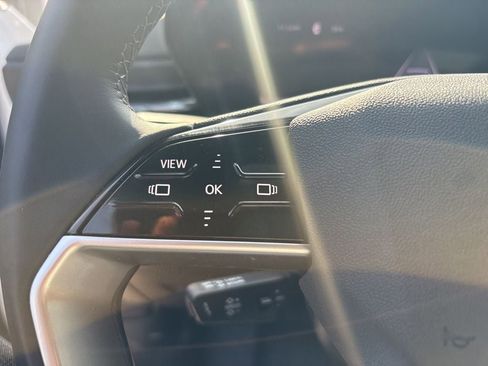 Used 2025 Audi Q5 Premium w/ Convenience Package image 24