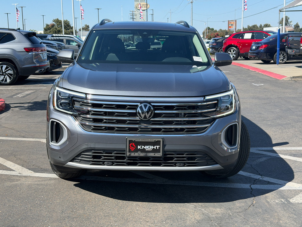 Used 2024 Volkswagen Atlas SE AWD/4WD image 4