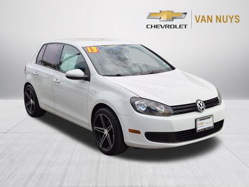 Used 2013 Volkswagen Golf 4-Door FWD image 3