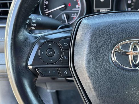 Used 2023 Toyota Camry SE image 10