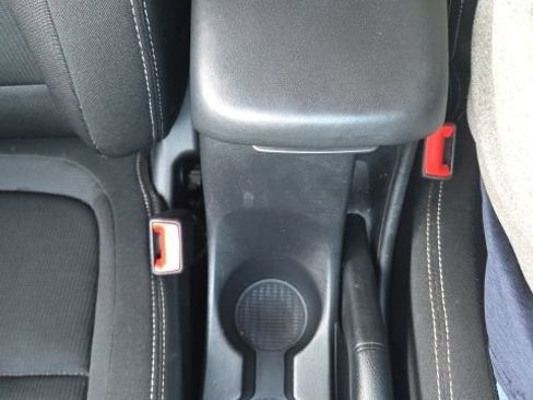 Used 2024 Hyundai Venue SEL image 26