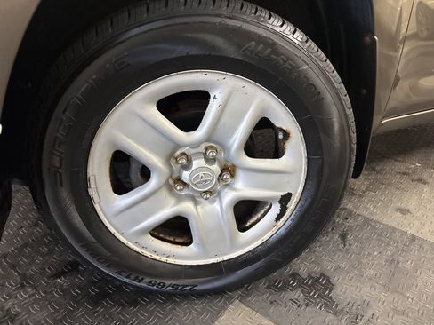 Used 2011 Toyota RAV4 4WD w/ Base L4 Extra Value Pkg image 4