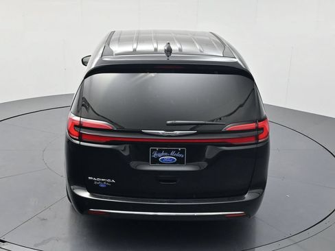 Used 2026 Chrysler Pacifica Select FWD image 38