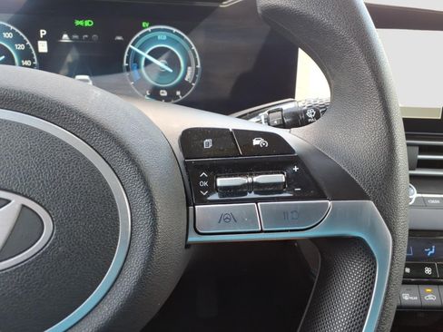 Used 2024 Hyundai Elantra Blue FWD image 23