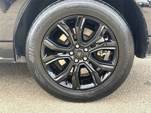 Used 2024 Ford Edge SE w/ Black Appearance Package image 10