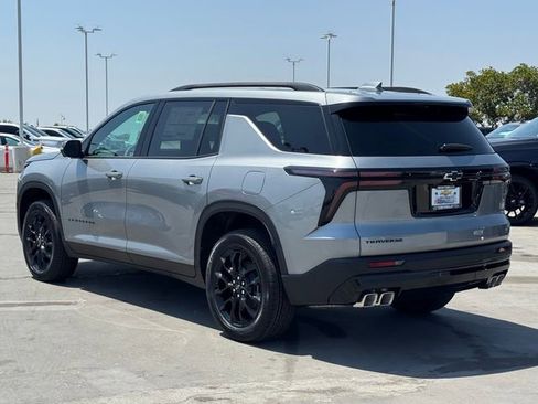 New 2026 Chevrolet Traverse LT FWD image 3