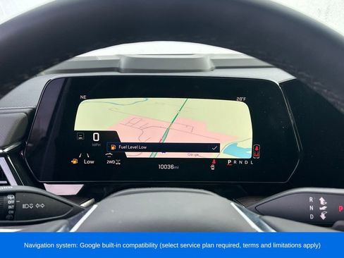 Used 2025 Chevrolet Suburban Premier image 21