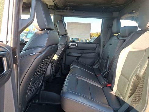 New 2025 Ford Bronco Badlands image 5