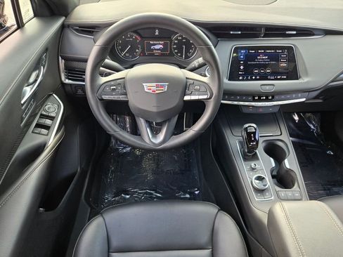 Used 2023 Cadillac XT4 Sport FWD image 12
