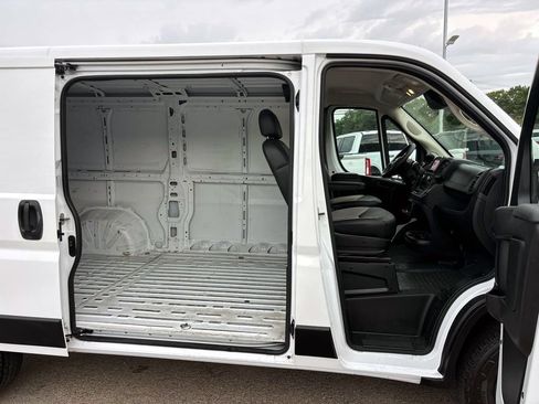 Used 2025 RAM ProMaster 2500 w/ Convenience Group FWD image 13