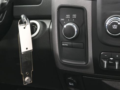 Used 2018 RAM 2500 Tradesman w/ Chrome Appearance Group image 35