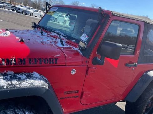 Used 2018 Jeep Wrangler Sport image 2
