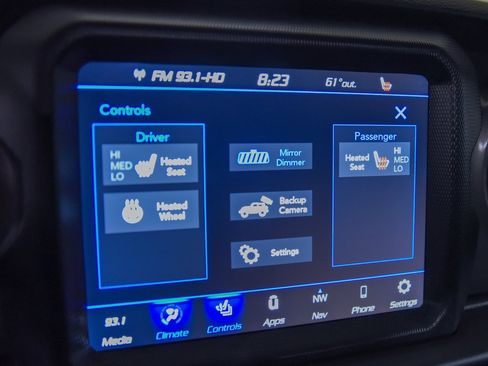 Used 2023 Jeep Wrangler Unlimited w/ Sun & Screen Package image 23