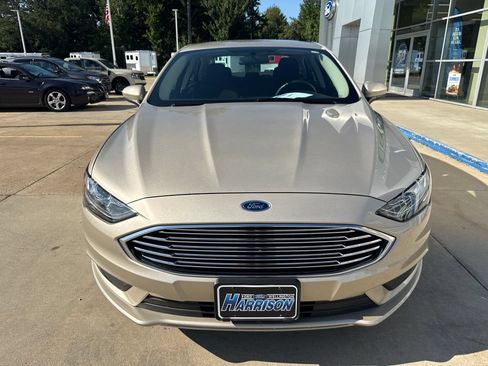 Used 2018 Ford Fusion SE FWD image 8