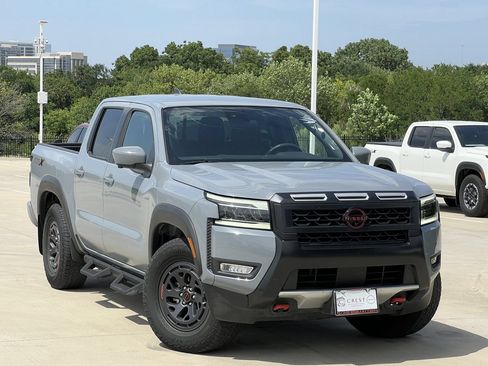 Used 2025 Nissan Frontier Pro-X w/ Pro Convenience Package RWD image 2