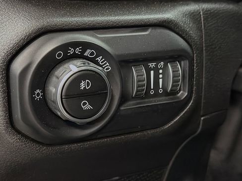 Used 2020 Jeep Gladiator Sport w/ Quick Order Package 24S AWD/4WD image 13