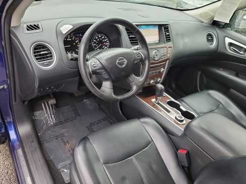 Used 2020 Nissan Pathfinder Platinum image 21