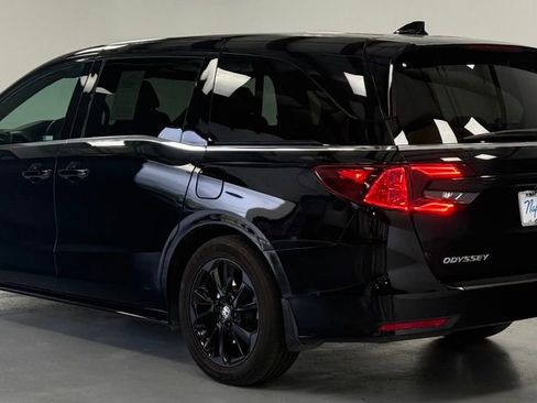 Used 2024 Honda Odyssey Sport image 3
