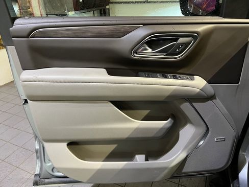 Used 2023 Chevrolet Tahoe Z71 w/ Luxury Package image 16